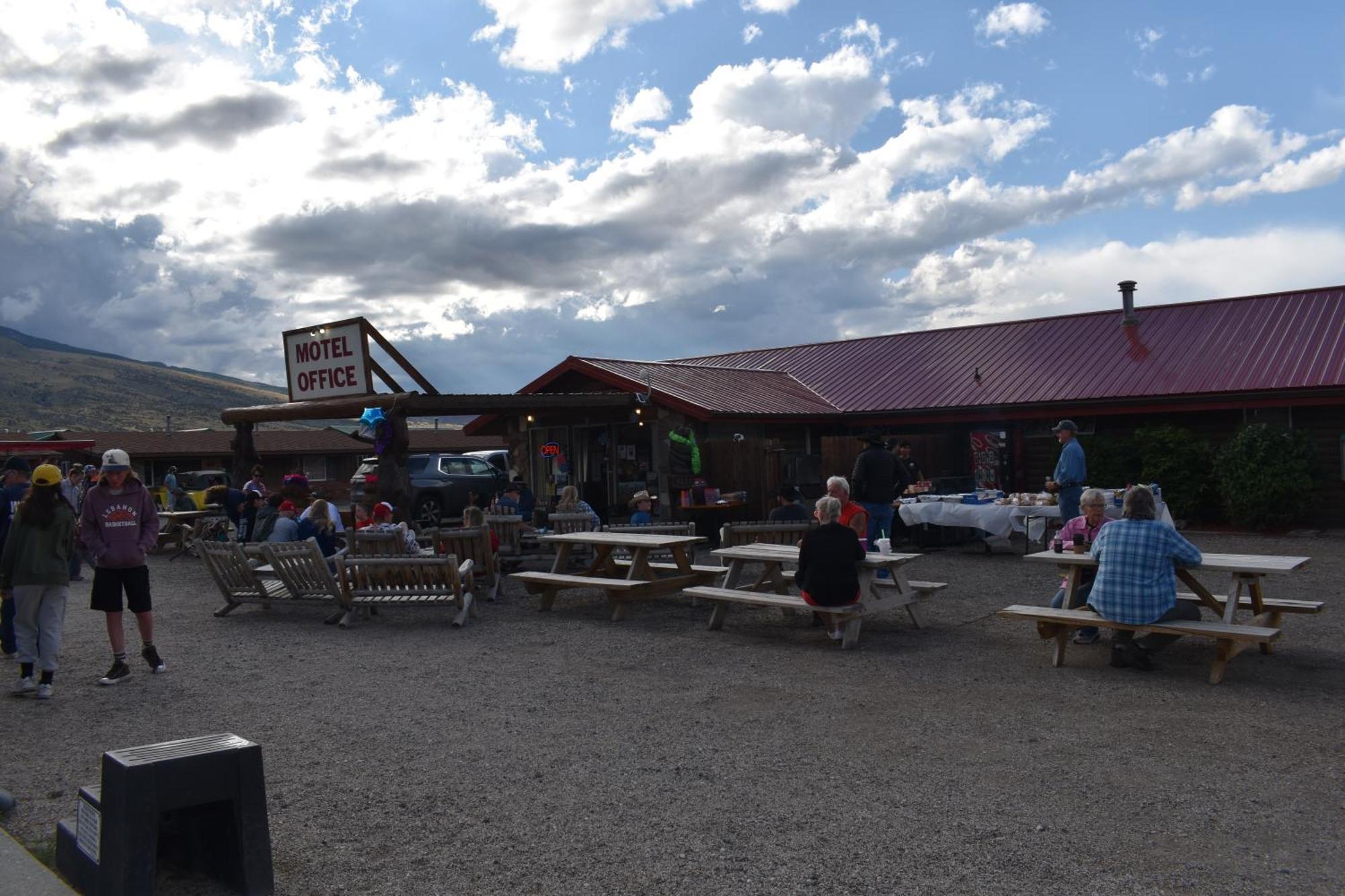 Big Bear Motel Коуди Екстериор снимка